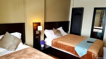 Lorenzzo Suites Hotel 2*