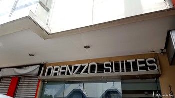 Lorenzzo Suites Hotel 2*
