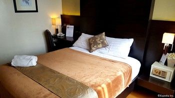 Lorenzzo Suites Hotel 2*