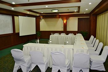 Real Family Hotel (formerly Days Hotel Batangas) 3*