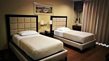 Prism Hotel 3*
