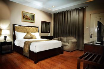 Prism Hotel 3*