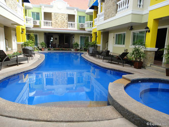 Prism Hotel 3*