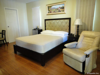 Prism Hotel 3*