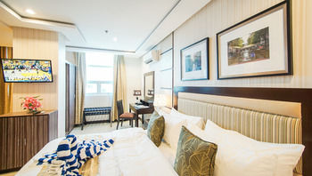 Azzurro Hotel 3*