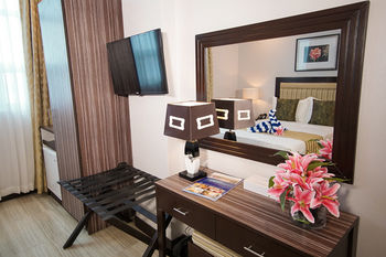 Azzurro Hotel 3*