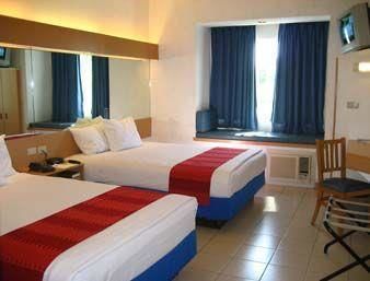 Microtel by Wyndham Eagle Ridge 3*
