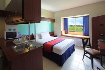 Microtel by Wyndham Eagle Ridge 3*