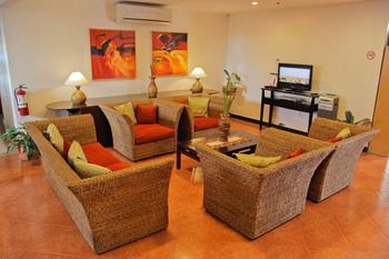 Microtel by Wyndham Eagle Ridge 3*