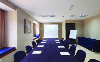 Microtel by Wyndham Eagle Ridge 3*