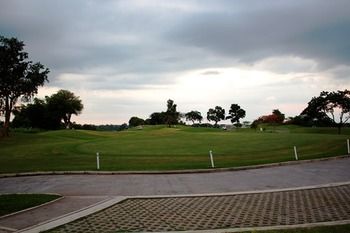 Microtel by Wyndham Eagle Ridge 3*