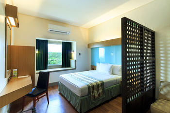 Microtel by Wyndham South Forbes near Nuvali 3*