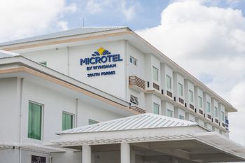 Microtel by Wyndham South Forbes near Nuvali 3*
