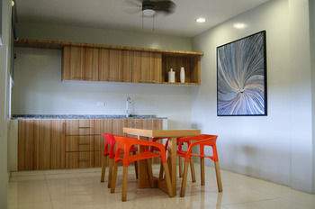 Zpad Residences 2*
