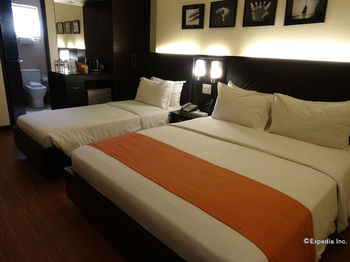 Hotel Esse Davao 3*