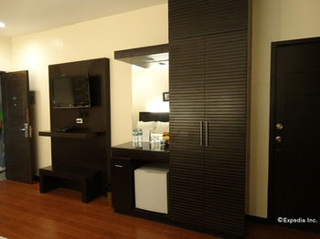 Hotel Esse Davao 3*