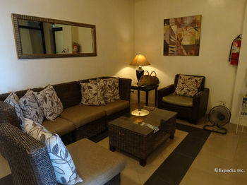 Hotel Esse Davao 3*