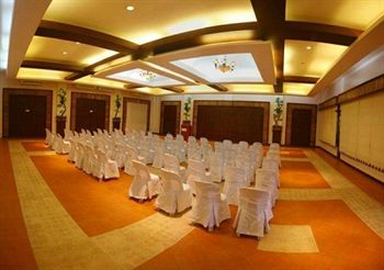 San Remigio Beach Club Sports and Leisure Resort 3*