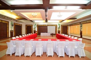 San Remigio Beach Club Sports and Leisure Resort 3*