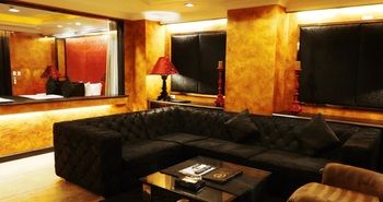 Fields Plaza Hotel 4*