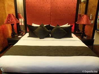 Fields Plaza Hotel 4*