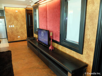 Fields Plaza Hotel 4*