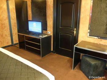 Fields Plaza Hotel 4*