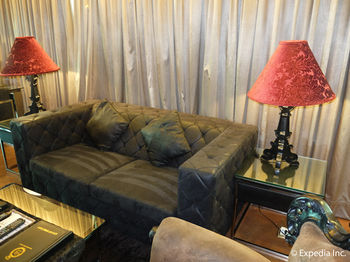 Fields Plaza Hotel 4*