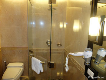 Fields Plaza Hotel 4*