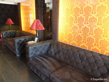 Fields Plaza Hotel 4*
