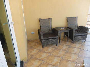 Fields Plaza Hotel 4*
