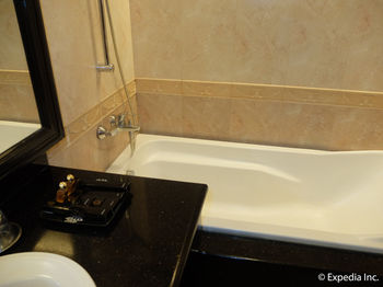 Fields Plaza Hotel 4*
