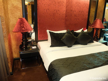 Fields Plaza Hotel 4*