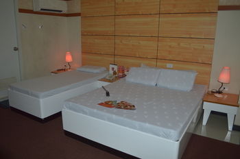 Hotel Sogo Pasay Rotonda 2*