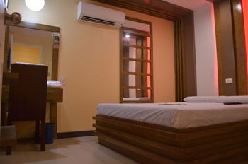 Hotel Sogo Pasay Rotonda 2*