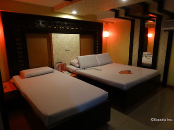 Hotel Sogo Pasay Rotonda 2*