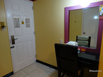 Hotel Sogo Pasay Rotonda 2*