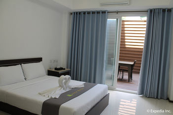 Townhouse Oak Vera Hotel Near Clark International Airport 2*