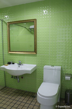 Townhouse Oak Vera Hotel Near Clark International Airport 2*