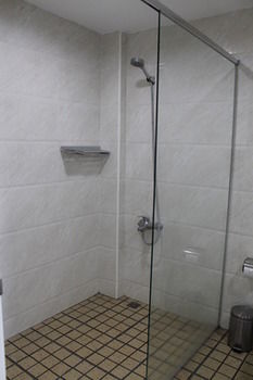 Townhouse Oak Vera Hotel Near Clark International Airport 2*