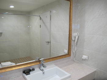 Townhouse Oak Vera Hotel Near Clark International Airport 2*