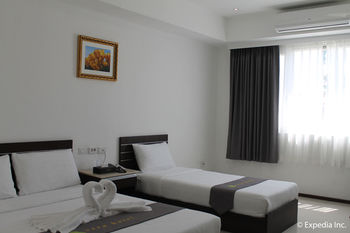 Townhouse Oak Vera Hotel Near Clark International Airport 2*