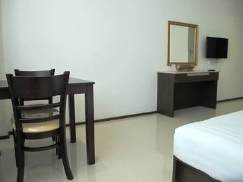 Townhouse Oak Vera Hotel Near Clark International Airport 2*