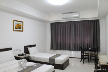 Townhouse Oak Vera Hotel Near Clark International Airport 2*