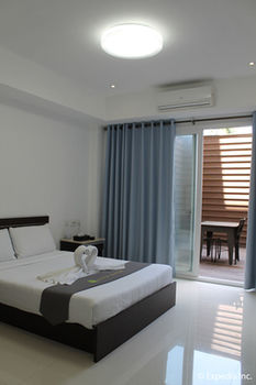 Townhouse Oak Vera Hotel Near Clark International Airport 2*