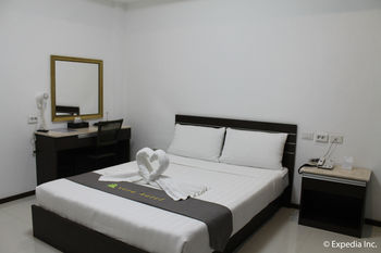 Townhouse Oak Vera Hotel Near Clark International Airport 2*