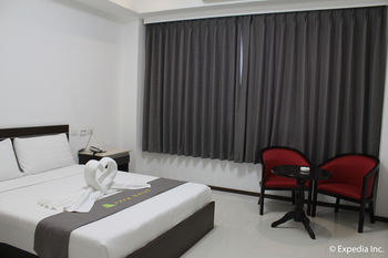 Townhouse Oak Vera Hotel Near Clark International Airport 2*