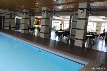 Townhouse Oak Vera Hotel Near Clark International Airport 2*