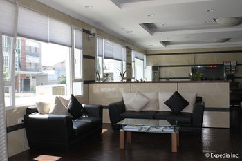 Townhouse Oak Vera Hotel Near Clark International Airport 2*