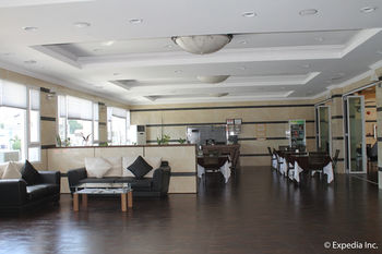 Townhouse Oak Vera Hotel Near Clark International Airport 2*